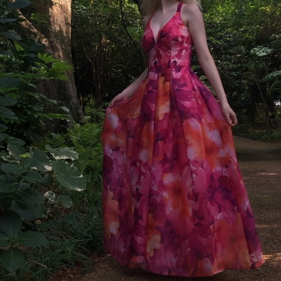 Jump Apparel Floral Dress w/ Criss Cross Back - Picture 2 of 6